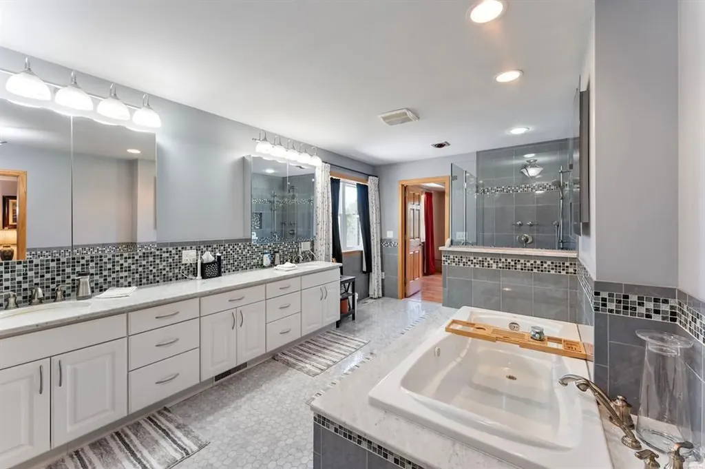 524 Wauregan Road Brooklyn CT 06234