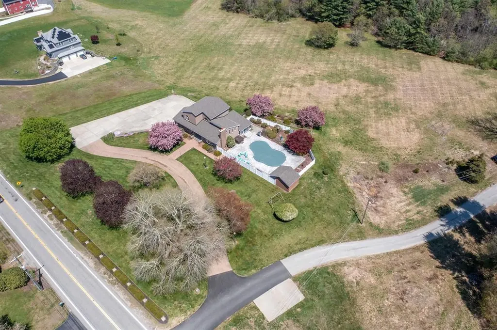 524 Wauregan Road Brooklyn CT 06234