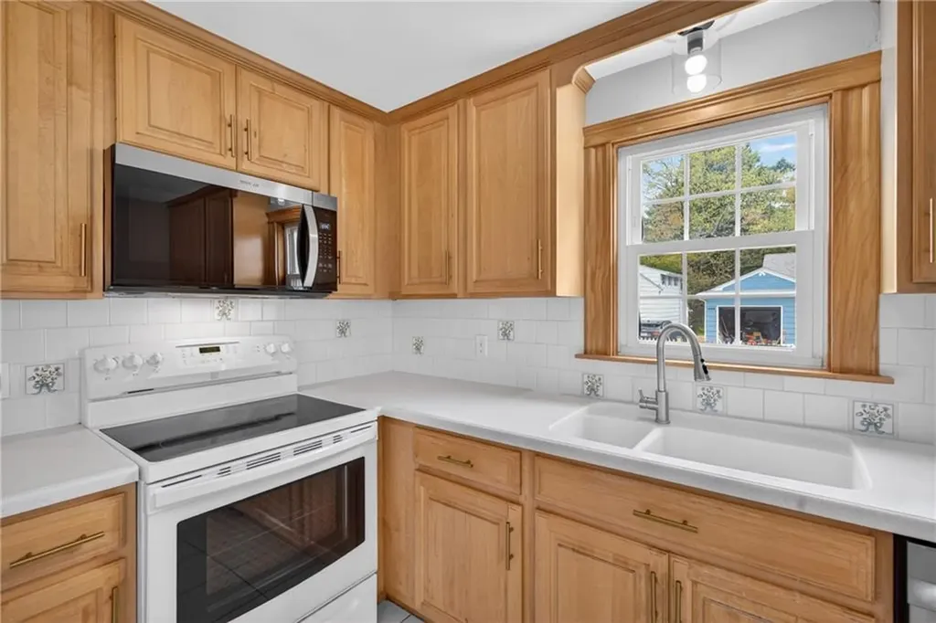 1938 Providence Pike North Smithfield RI 02896