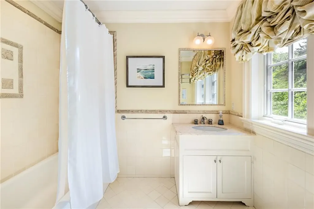 1591 C Commodore Perry Highway South Kingstown RI 02879