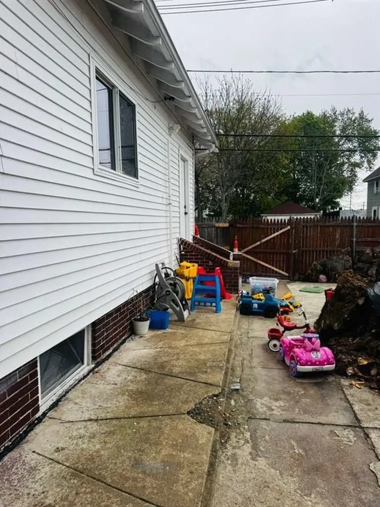 2 Parkview Avenue Providence RI 02905