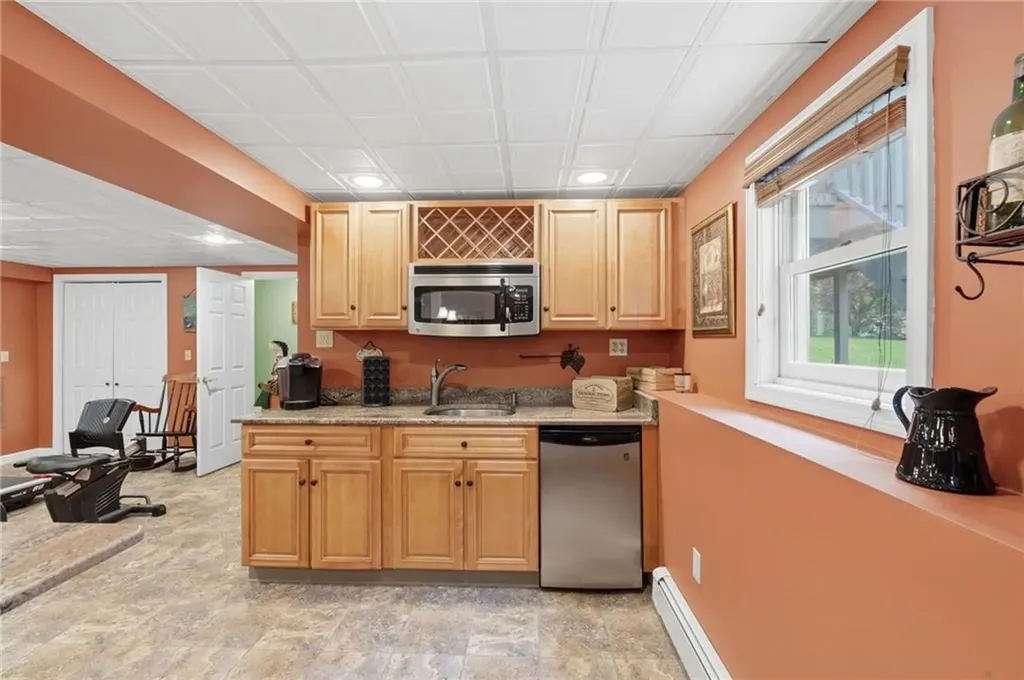 20 Follett Street North Smithfield RI 02896