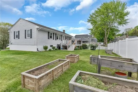 10 Read Avenue Warren RI 02885