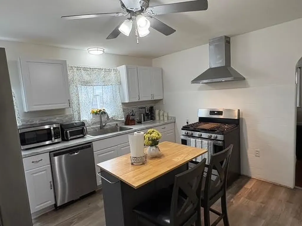 225 Leah Street Providence RI 02908