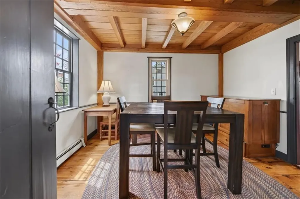 9 Thames Street Newport RI 02840