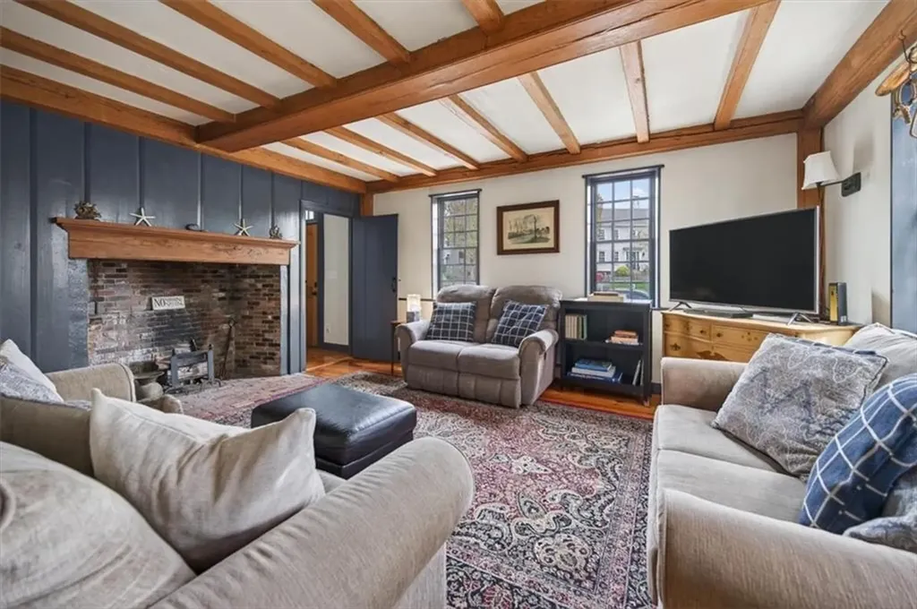 9 Thames Street Newport RI 02840