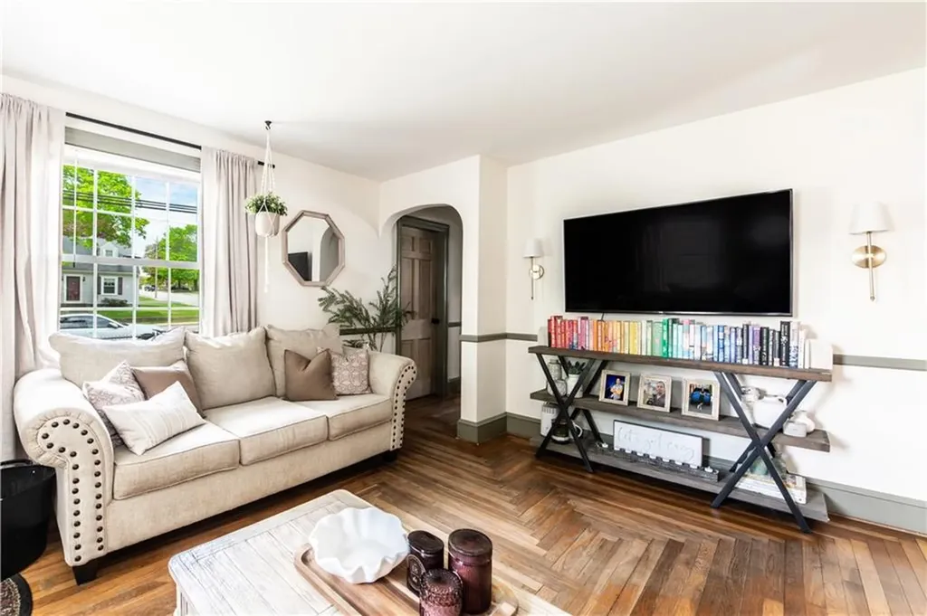 75 Knotty Oak Road Coventry RI 02816