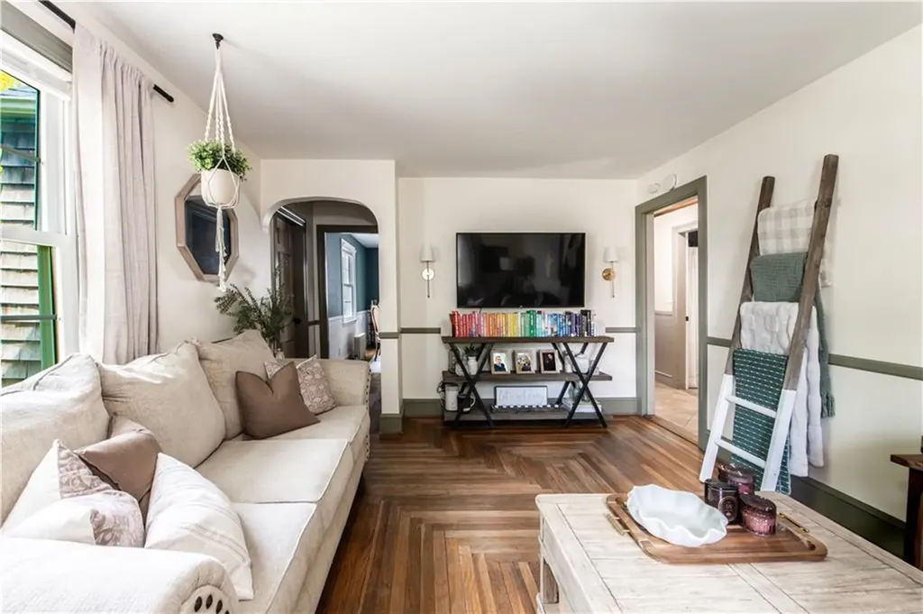 75 Knotty Oak Road Coventry RI 02816
