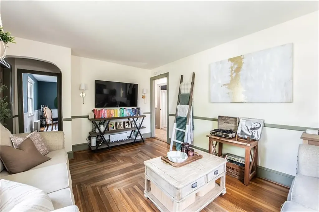 75 Knotty Oak Road Coventry RI 02816