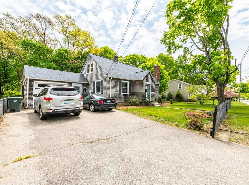 75 Knotty Oak Road Coventry RI 02816