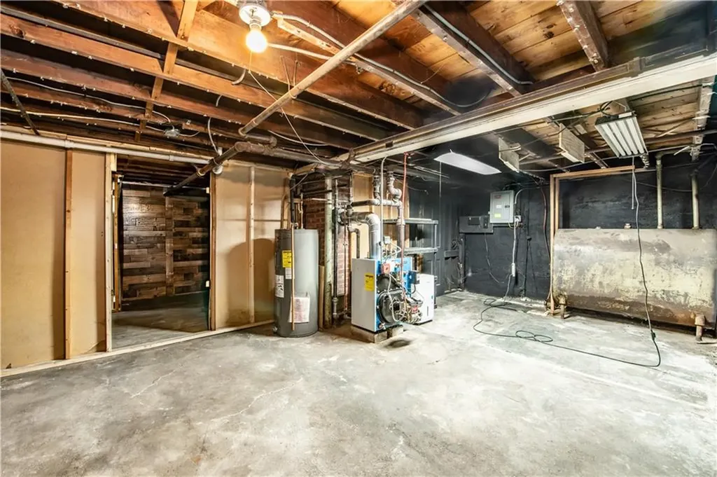 75 Knotty Oak Road Coventry RI 02816