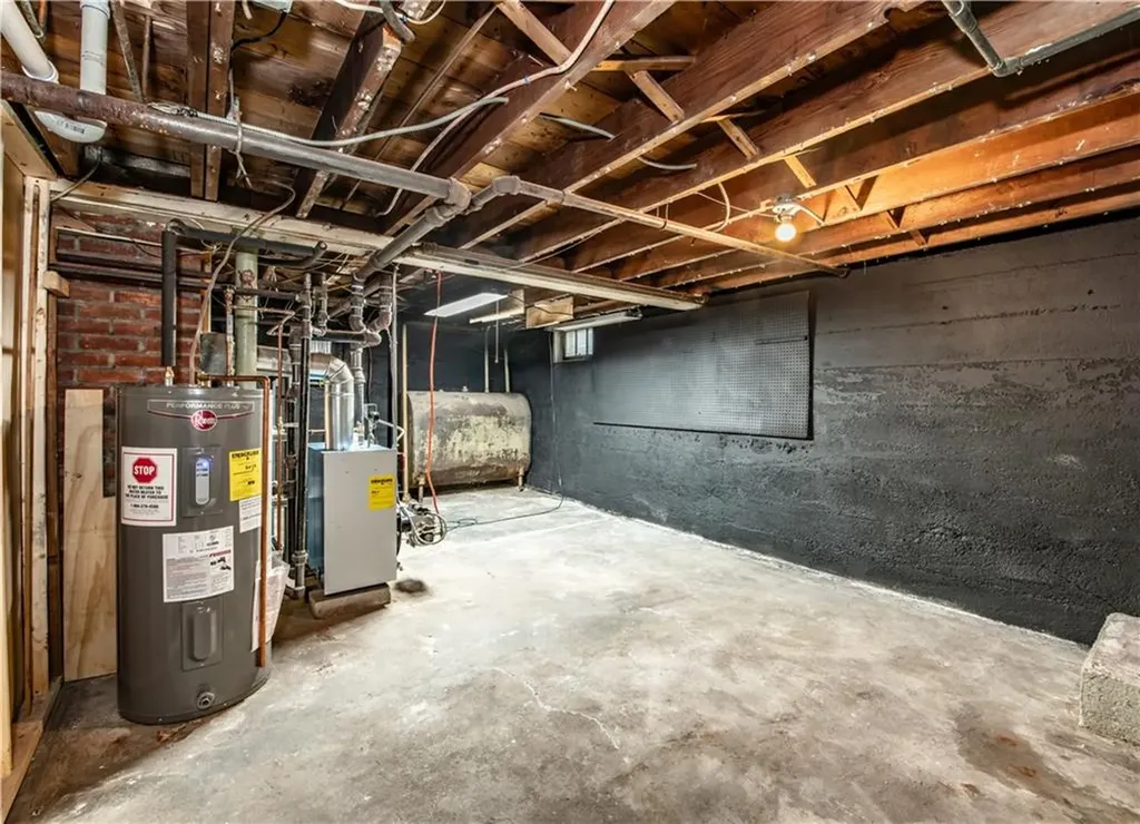 75 Knotty Oak Road Coventry RI 02816
