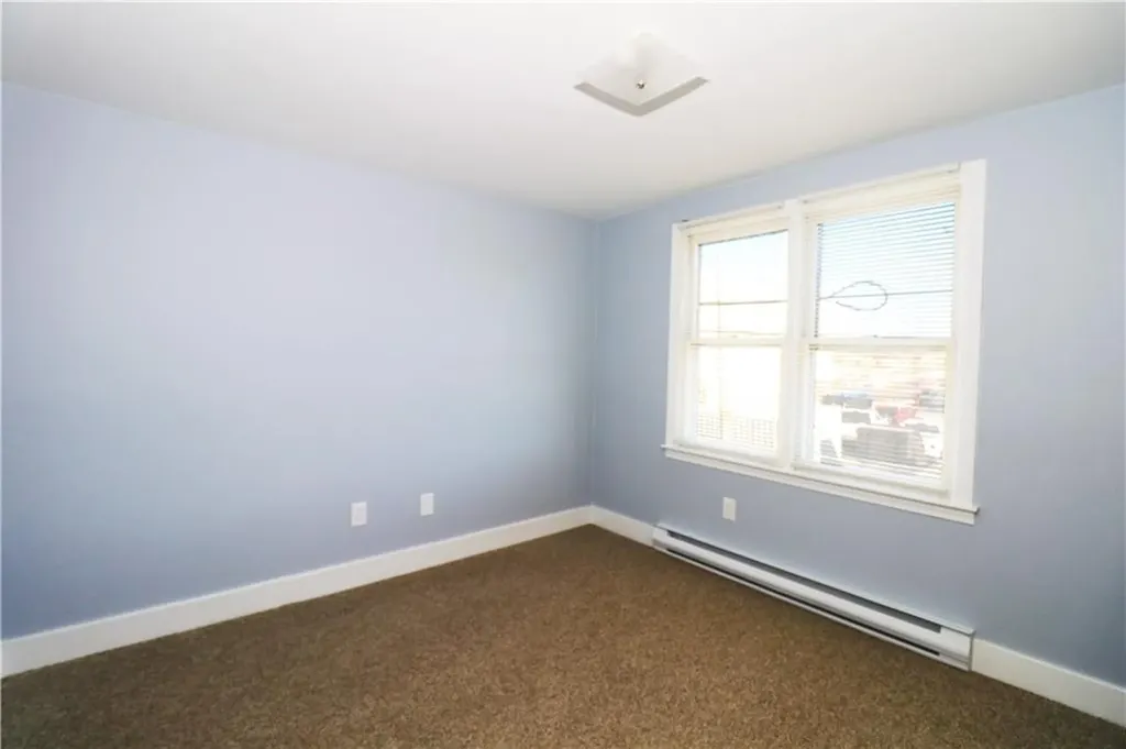 16 Race Street Middletown RI 02842