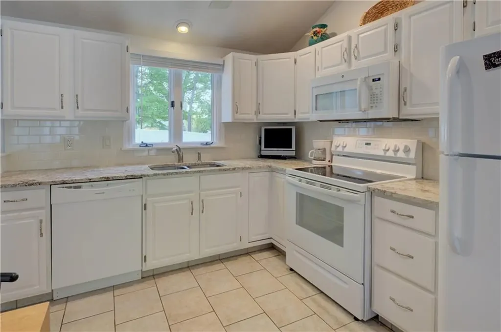 60 North Street Cranston RI 02920