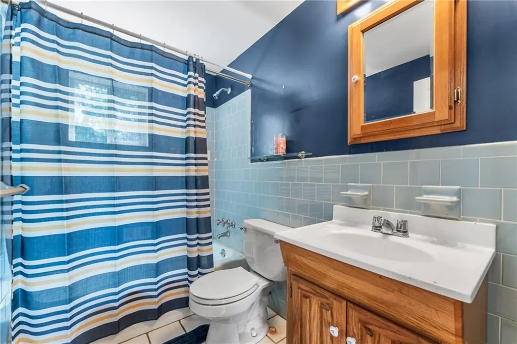 65 Redland Avenue East Providence RI 02916