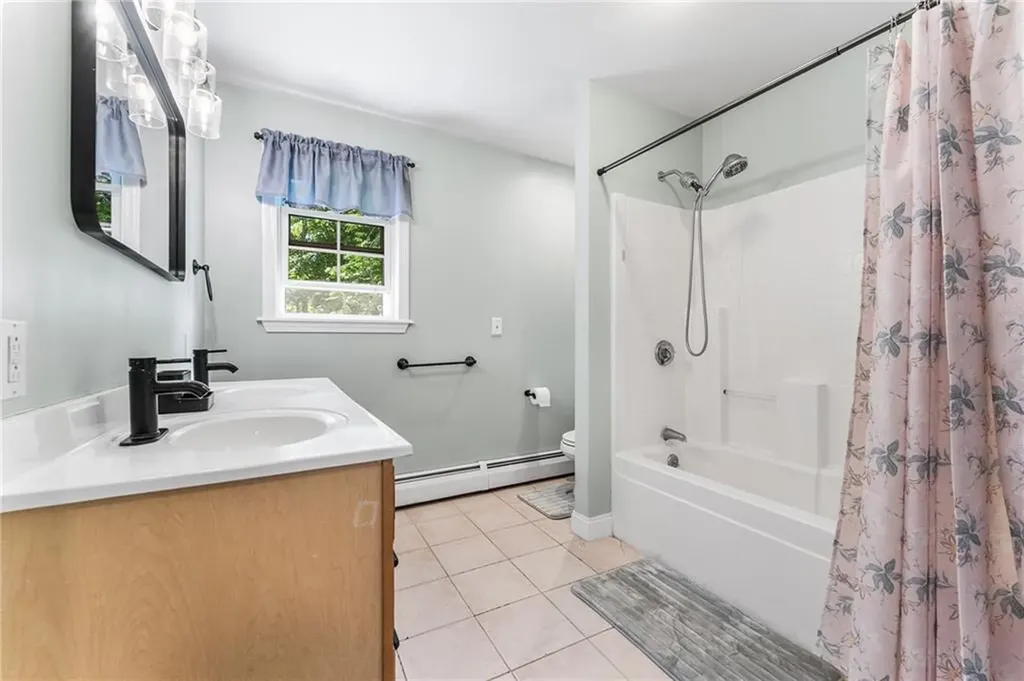 65 Redland Avenue East Providence RI 02916
