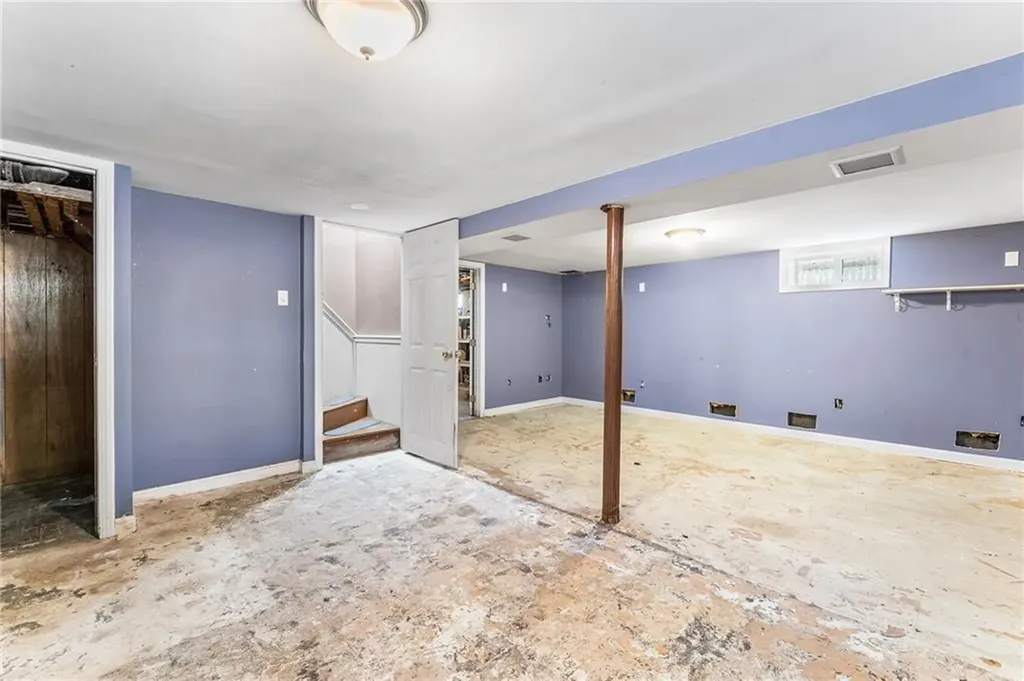 65 Redland Avenue East Providence RI 02916