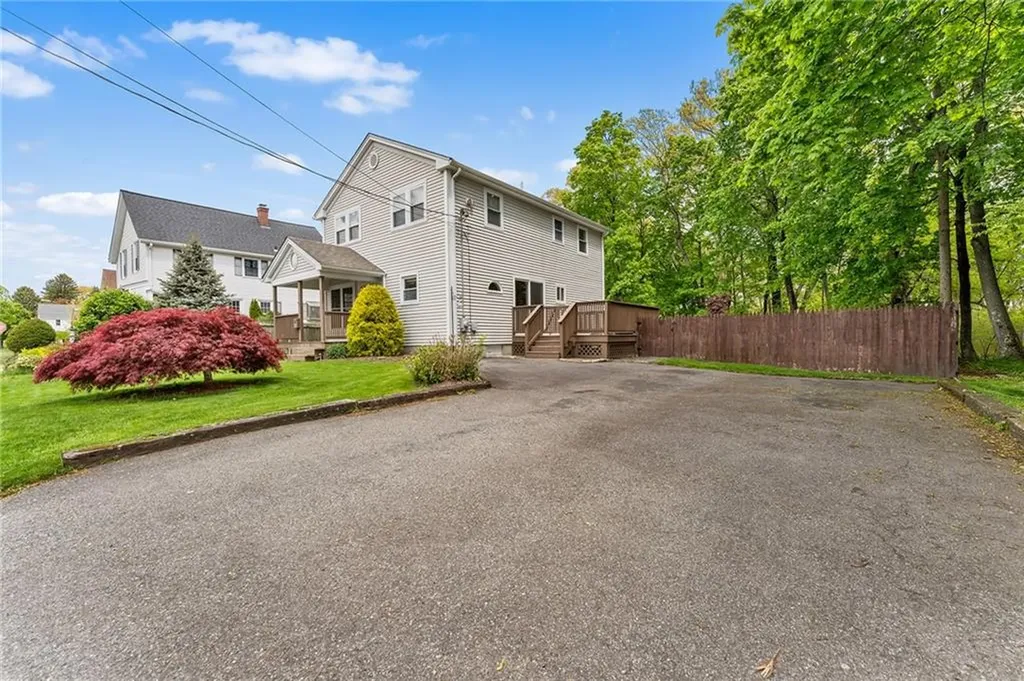 65 Redland Avenue East Providence RI 02916