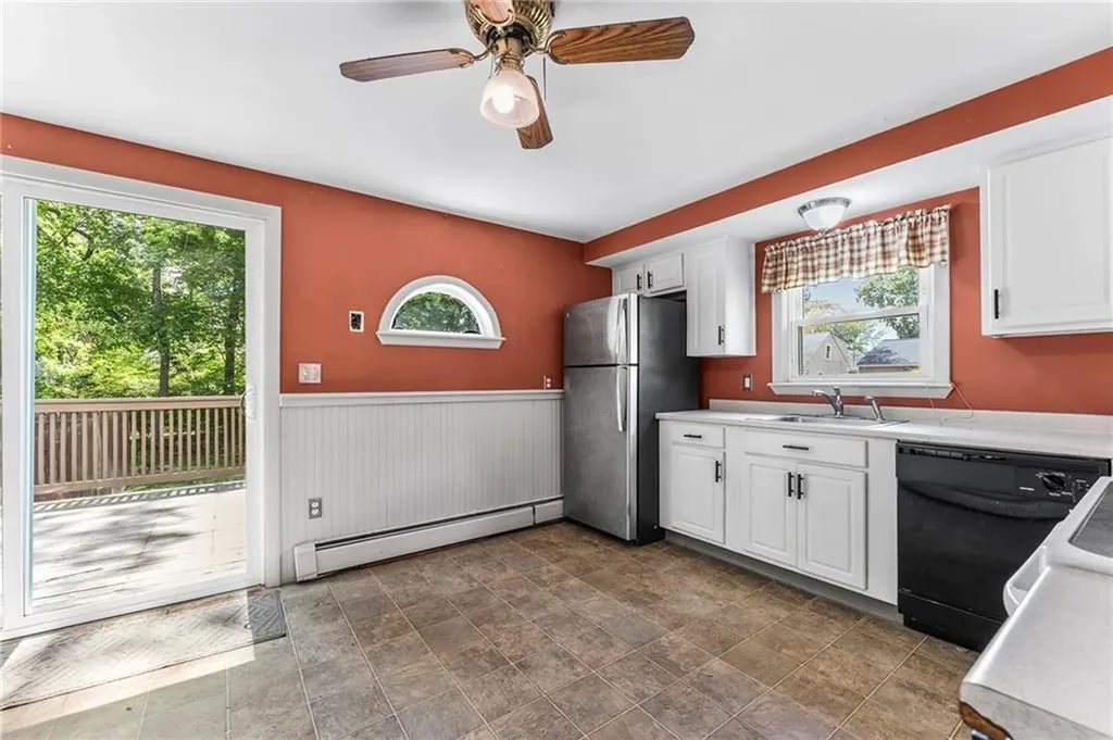 65 Redland Avenue East Providence RI 02916