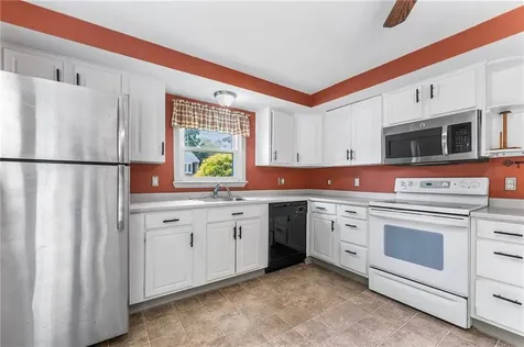 65 Redland Avenue East Providence RI 02916