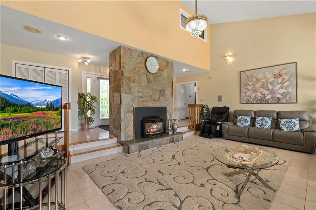 27 Alpine Estates Drive Cranston RI 02921