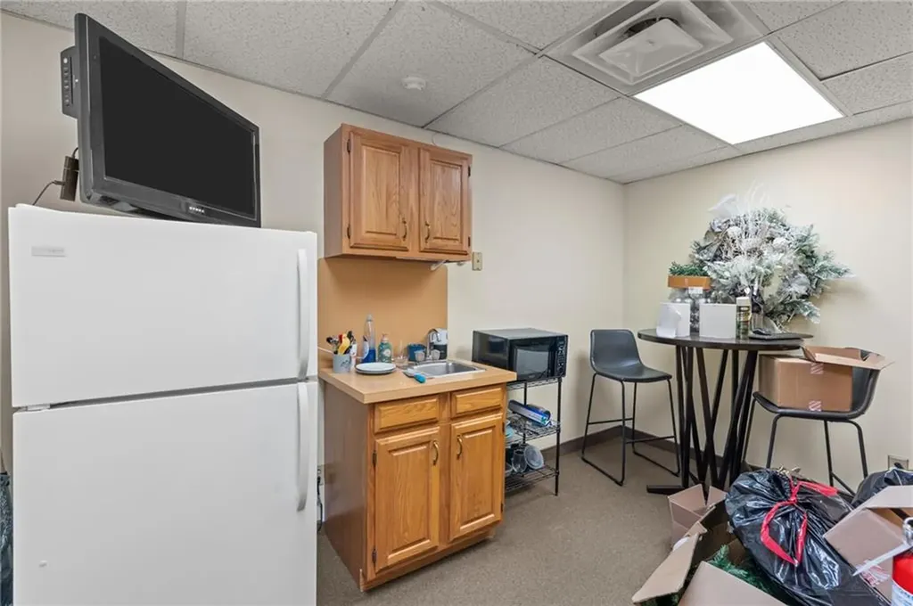 33 College Hill Road Warwick RI 02886