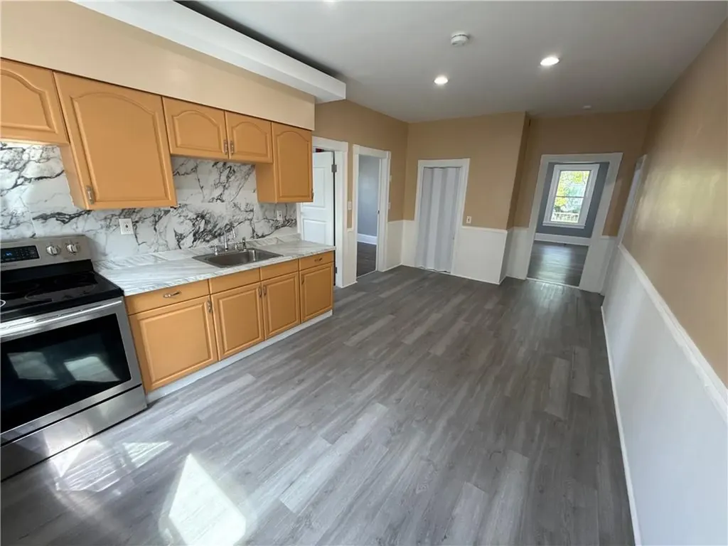 191 Grove Street Woonsocket RI 02895