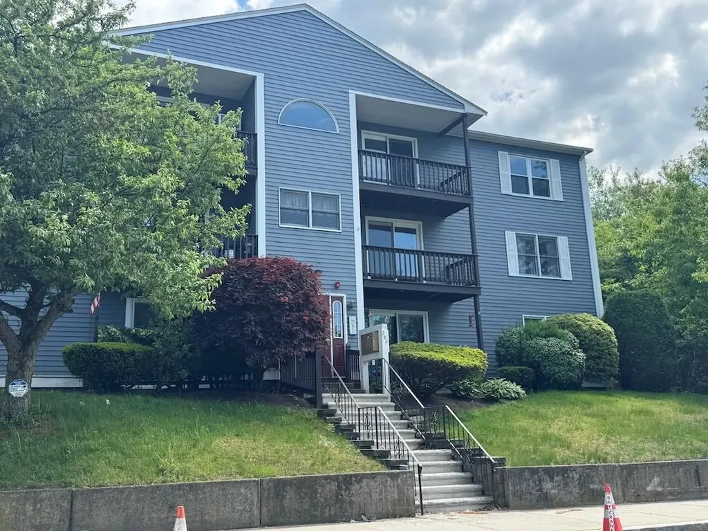 283 Privilege Street Woonsocket RI 02895