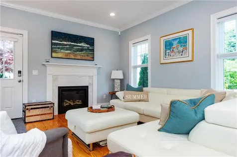19 Eustis Avenue Newport RI 02840