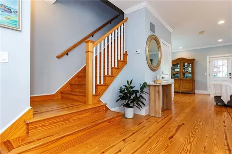 19 Eustis Avenue Newport RI 02840