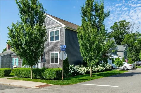 19 Eustis Avenue Newport RI 02840