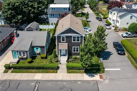 19 Eustis Avenue Newport RI 02840