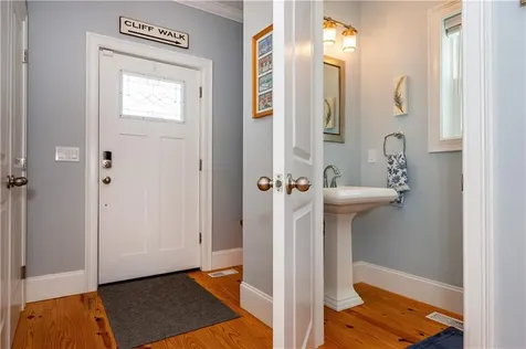19 Eustis Avenue Newport RI 02840