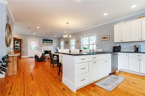 19 Eustis Avenue Newport RI 02840