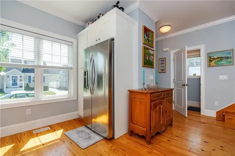 19 Eustis Avenue Newport RI 02840