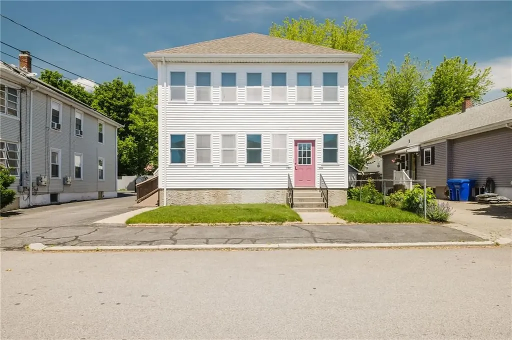 266 Norfolk Avenue Pawtucket RI 02861