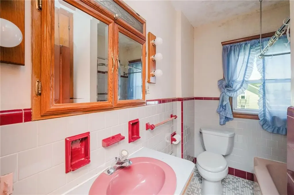266 Norfolk Avenue Pawtucket RI 02861