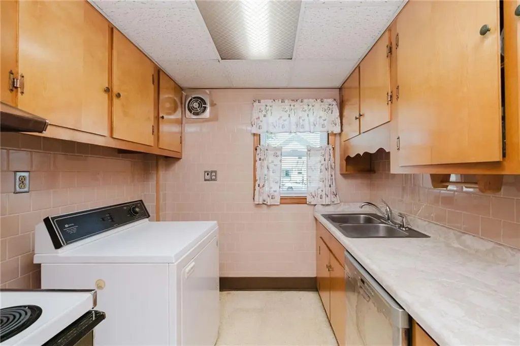 266 Norfolk Avenue Pawtucket RI 02861