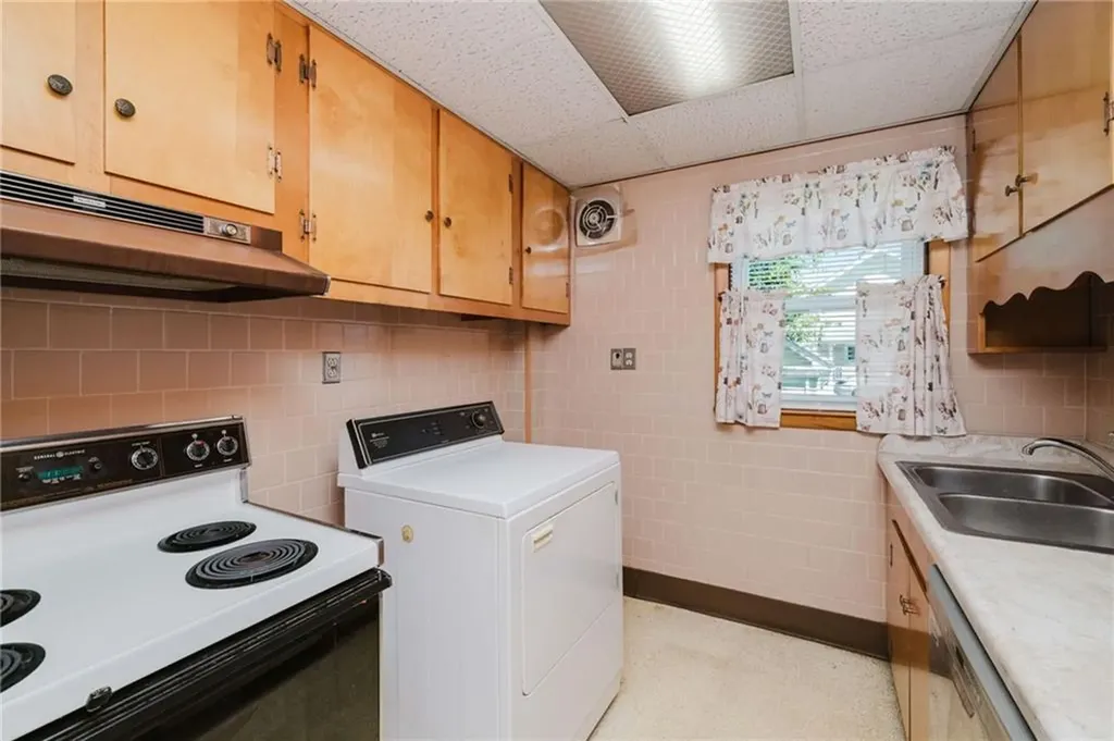 266 Norfolk Avenue Pawtucket RI 02861