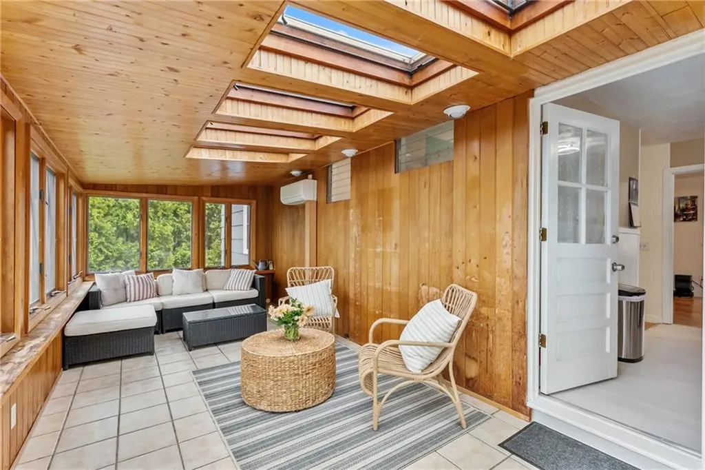 475 Elmgrove Avenue Providence RI 02906