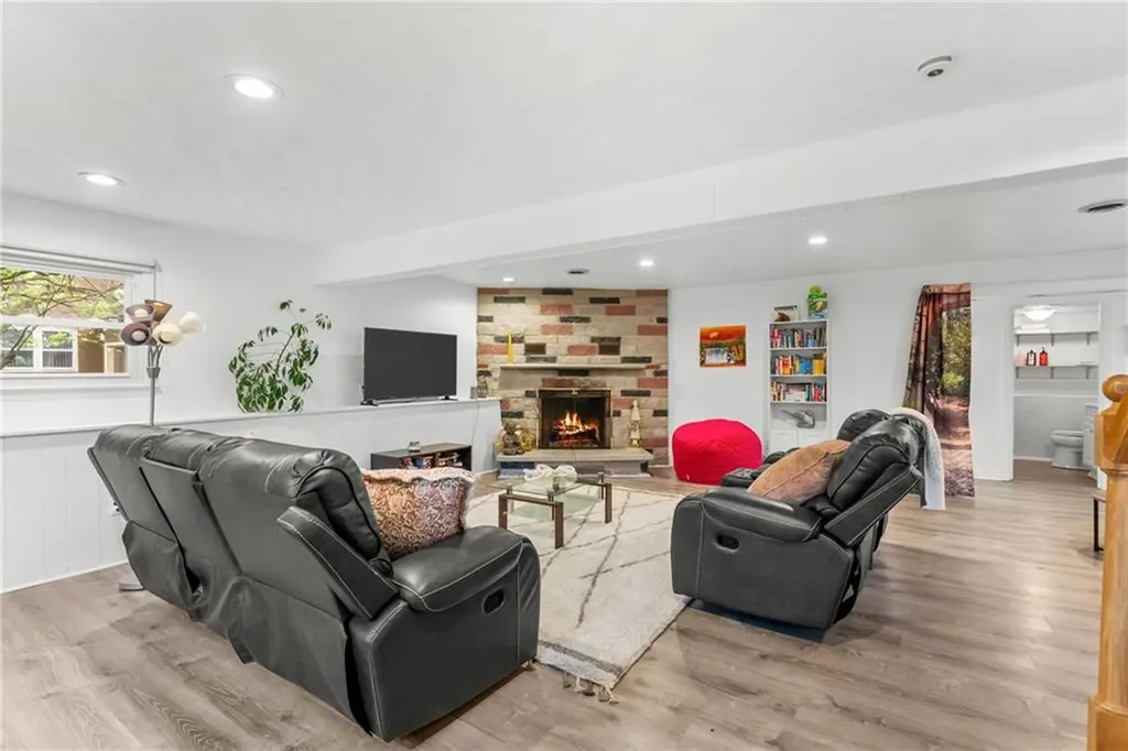 475 Elmgrove Avenue Providence RI 02906