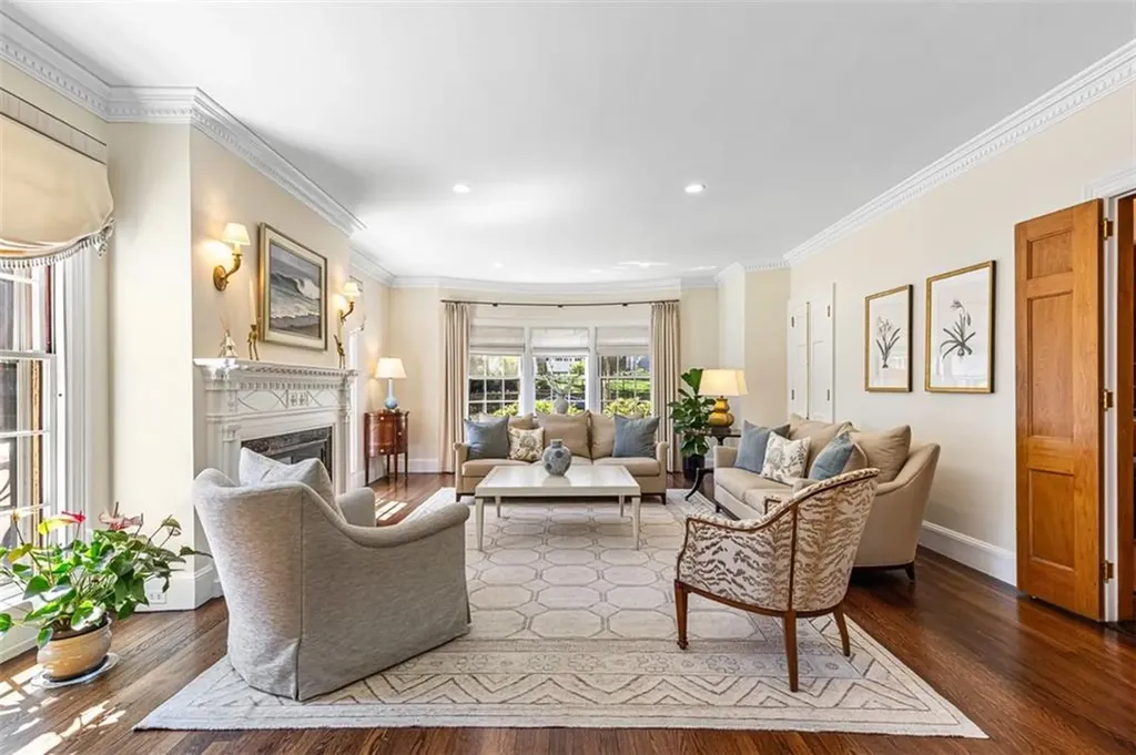 295 Laurel Avenue Providence RI 02906