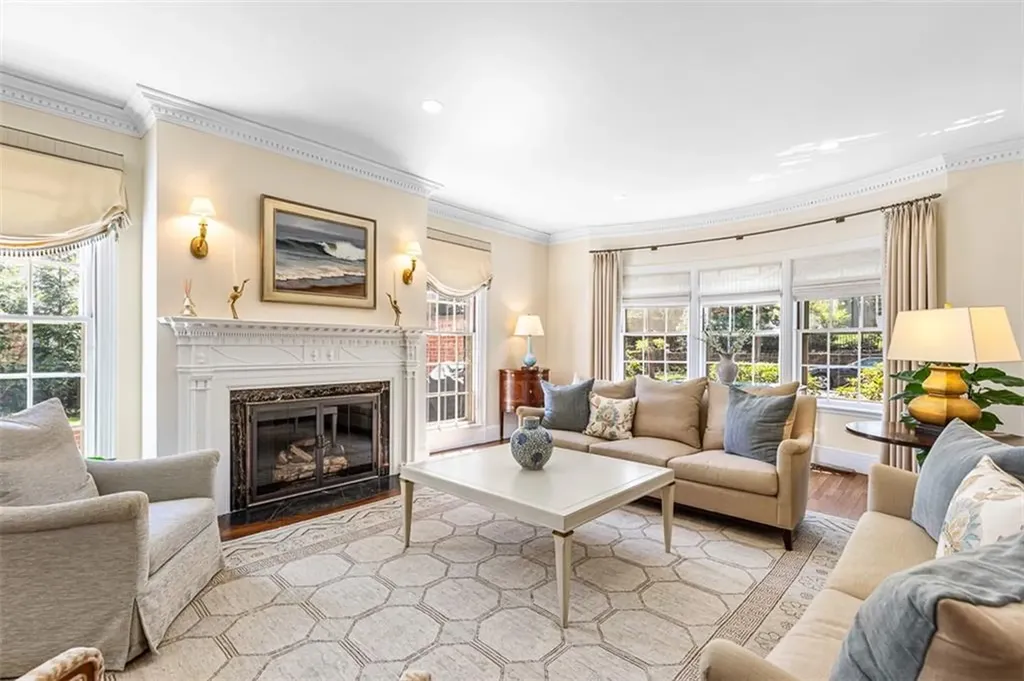 295 Laurel Avenue Providence RI 02906