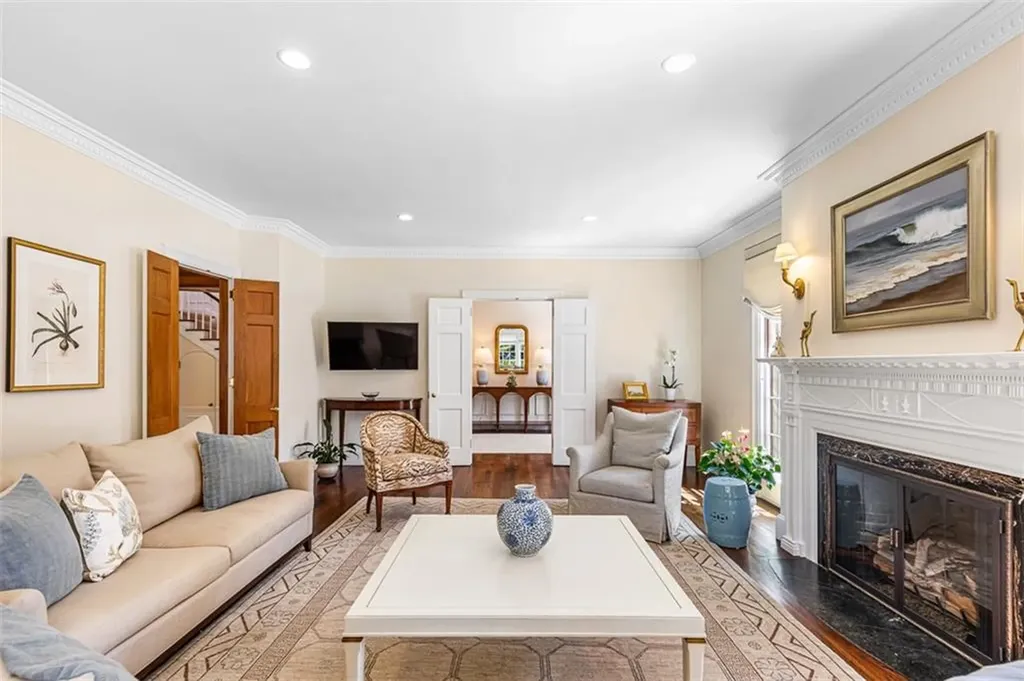 295 Laurel Avenue Providence RI 02906