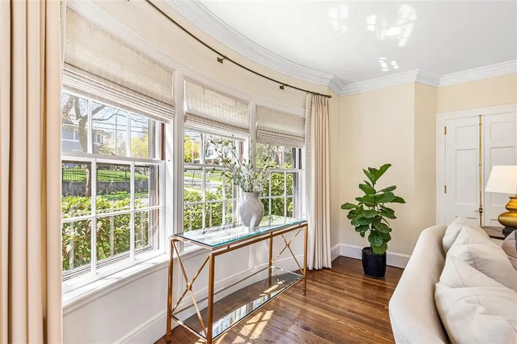 295 Laurel Avenue Providence RI 02906