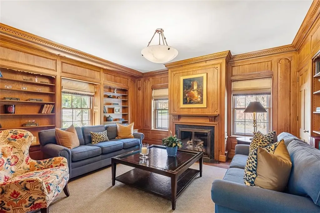 295 Laurel Avenue Providence RI 02906