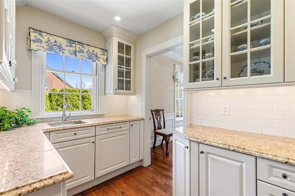 295 Laurel Avenue Providence RI 02906