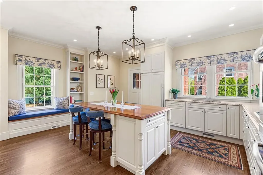 295 Laurel Avenue Providence RI 02906
