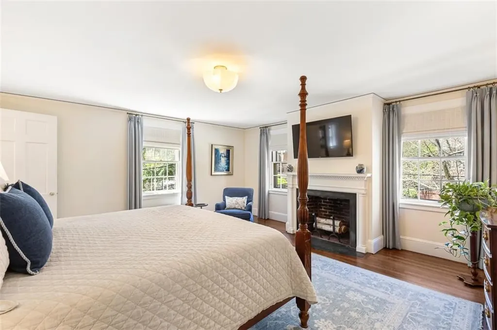 295 Laurel Avenue Providence RI 02906
