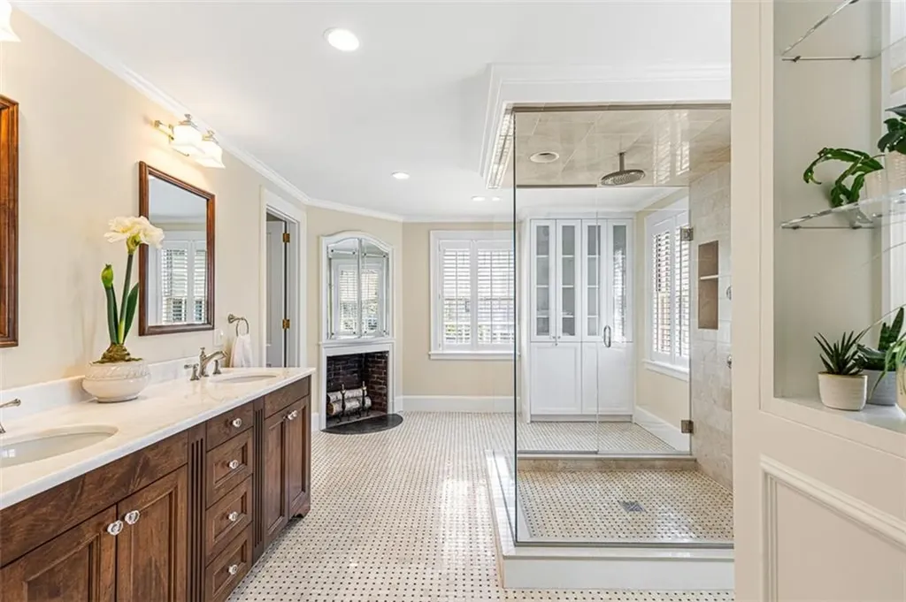 295 Laurel Avenue Providence RI 02906